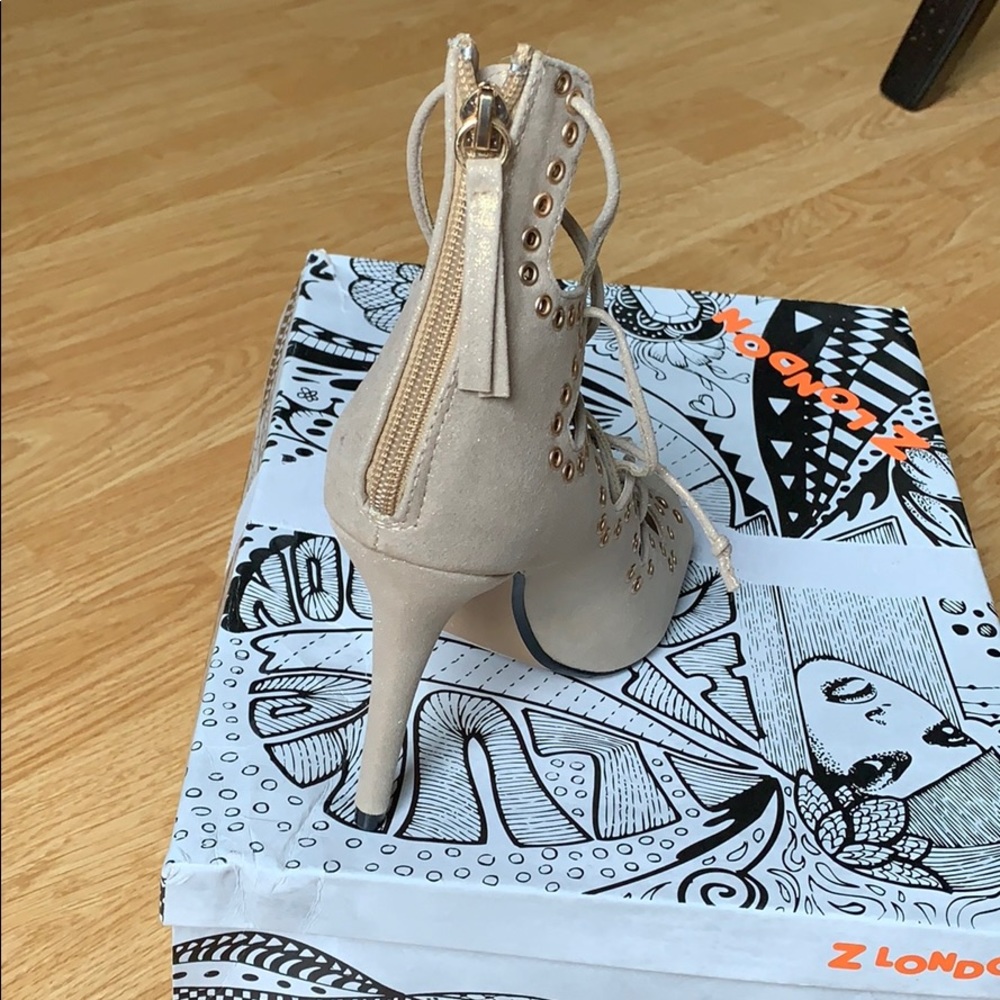 Heels - Picture 2 of 4